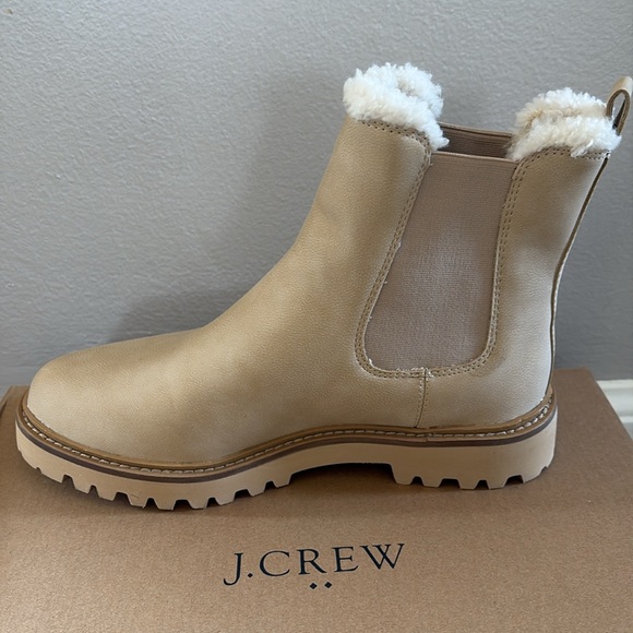 NWT J Crew Sherpa-Lined Chelsea boots, size 8.5 - Picture 2 of 6